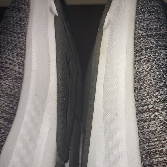 Under Armour Men's Sneakers 10M Charged Pursuit Athletic Lace Up Black White - Picture 12 of 13